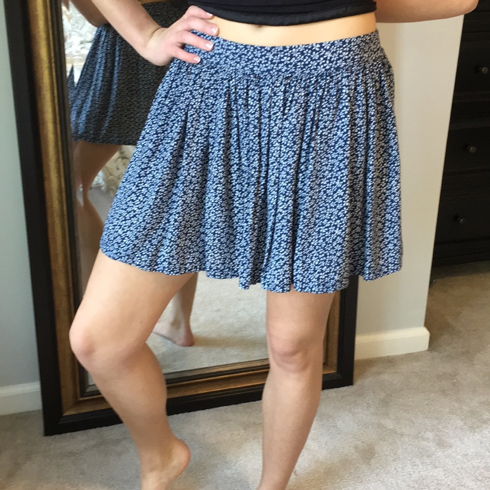 Floral Pattern Soft Pleat Flowing Skirt